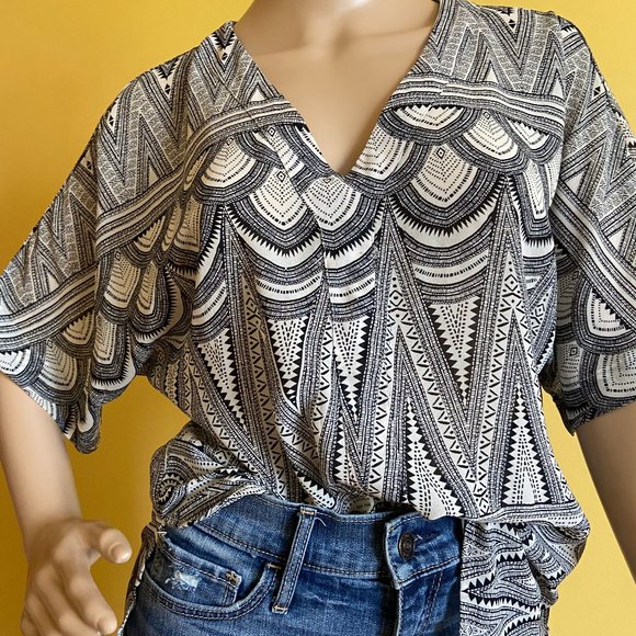 H&M Semi sheer black & white Aztec print popover V Neck top by H&M - Picture 1 of 9